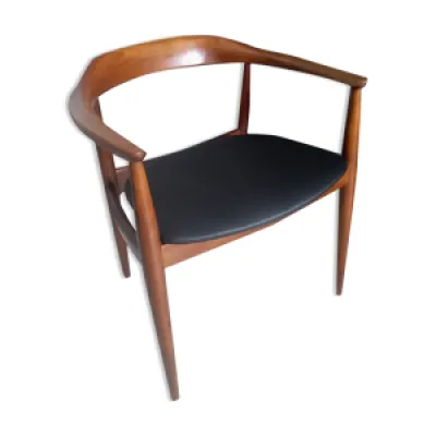 fauteuil par IllUM Wikkelso - niels eilersen