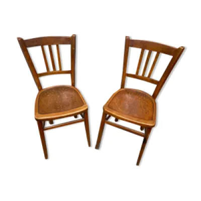 Deux chaises bistro bois
