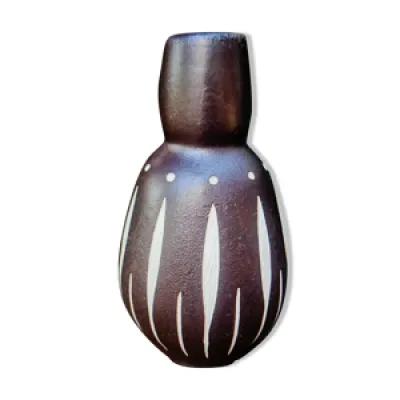 Vieux vase  en céramique - sgraffito