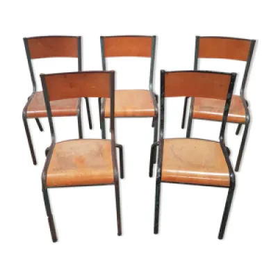 Ancienne chaises d'école