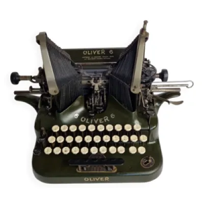 Ancienne machine à écrire - oliver