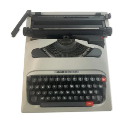 Machine à écrire azerty - olivetti