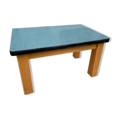 Tabouret repose pieds - basse formica table