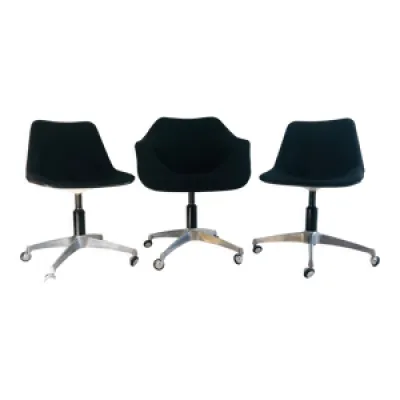 Fauteuil et deux chaises - italie bureau