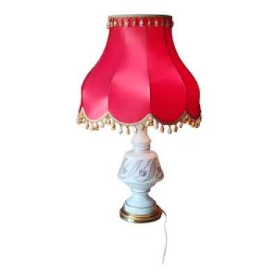 Lampe en verre opalin - rouge abat jour
