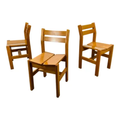 3 chaises maison Regain - 1600