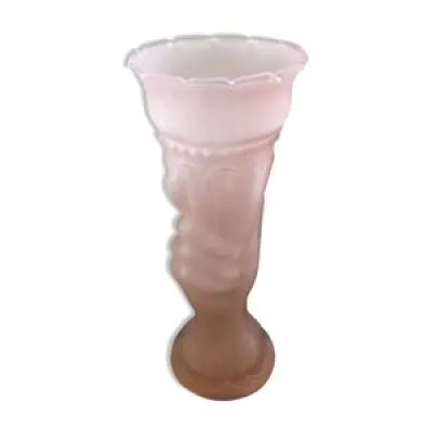Vase ancien art deco - verre rose moule