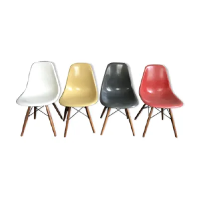 Lot de 4 Chaises DSW - charles ray