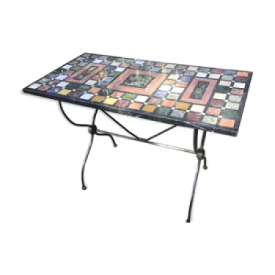 Console ou table plateau - fond noir