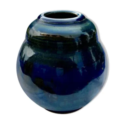 Vase pensu en ceramique