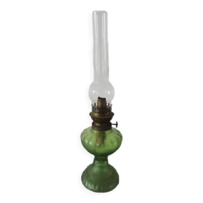 Ancienne Lampe à Pétrole - verre vert