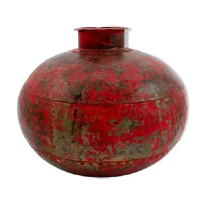 Pot métallique antique