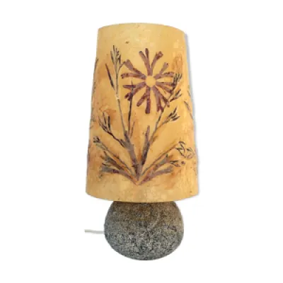 Lampe en granite avec - fleurs abat jour