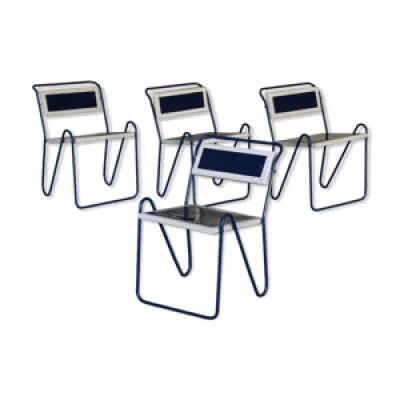Série de quatre chaises - modernistes