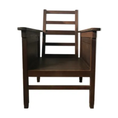 Large fauteuil en bois à dossier