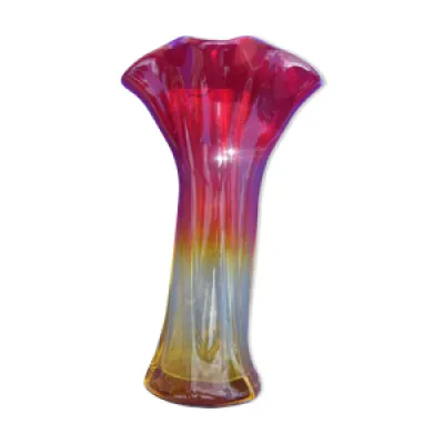 Vase moderniste verre rouge