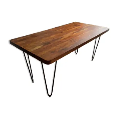 Table en bois massif - pieds