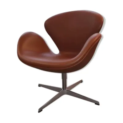 Fauteuil Swan Arne Jacobsen - cuir brun