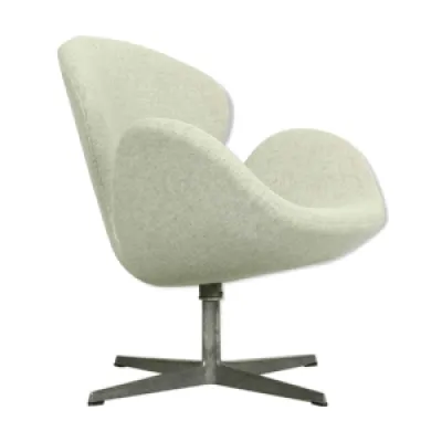 Swan Chair par Arne Jacobsen - fritz 1960