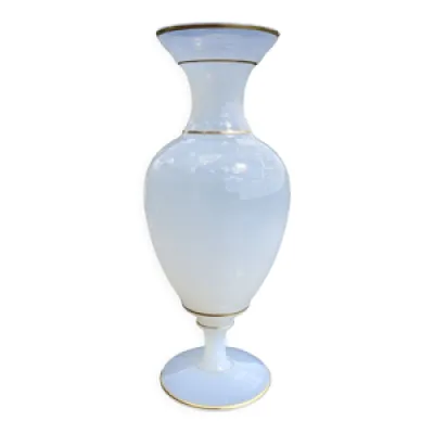 Vase à balustre en opaline - blanche