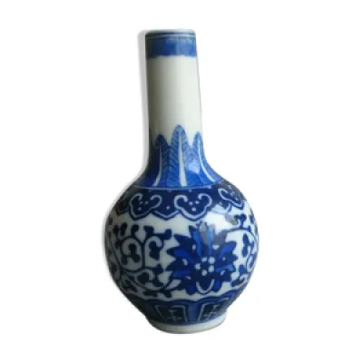 Vase soliflore en porcelaine - bleu chine