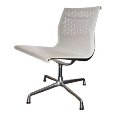 chaise pivotante EA 107 - chrome