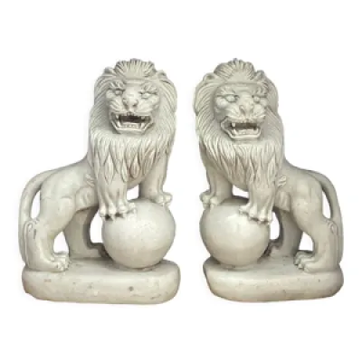 Paire de lions en marbres - blancs