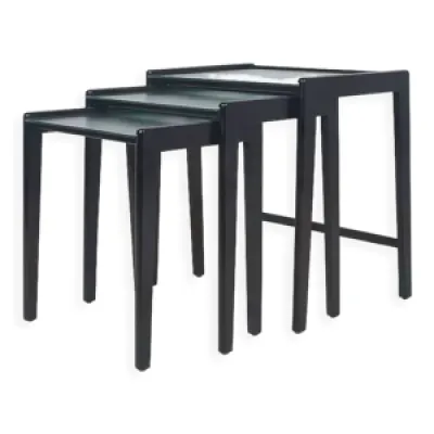 Tables gigognes en bois - plateau noir