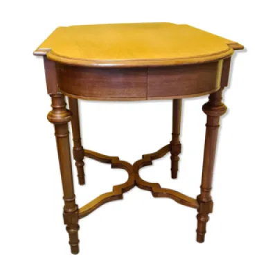 Table en bois de noisetier - antique fin
