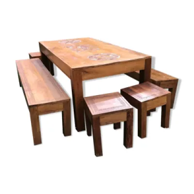 Table Zafmaniry en bois - assises