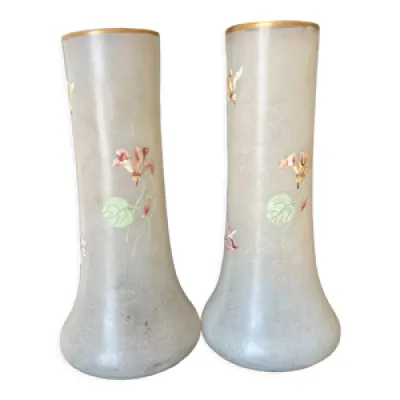 Paire de vases à motif - fleurs fin