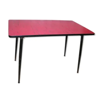 Table en vinyl rouge - pieds 1970