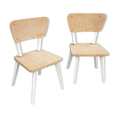 paires de chaises d'enfants - bois