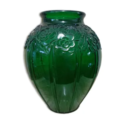 Vase ovoïde verre vert - art