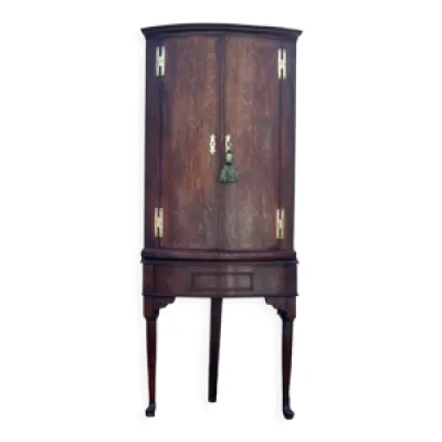 Armoire d’angle anglaise - une
