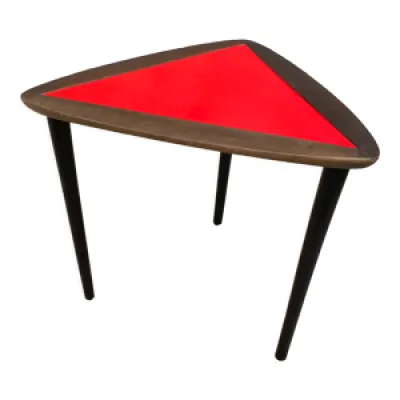 Table d’appoint triangulaire