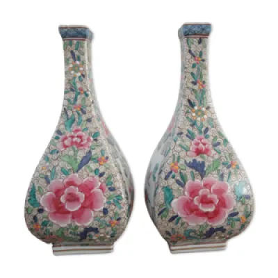 Paire de vases porcelaine - polychrome
