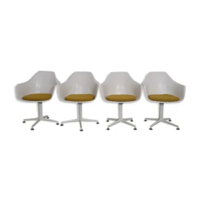 Serie de 4 fauteuils - fibre verre 1970