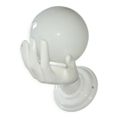 Applique main en ceramique - globe opaline blanche