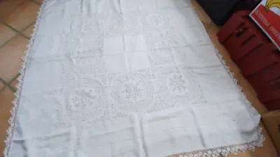 Belle nappe  broderie - dentelle luxeuil
