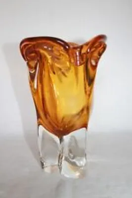 Vase en verre chribska