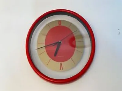Horloge vintage rouge - daniel