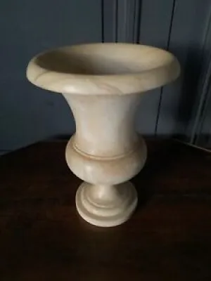 Vase en albâtre sur - douche