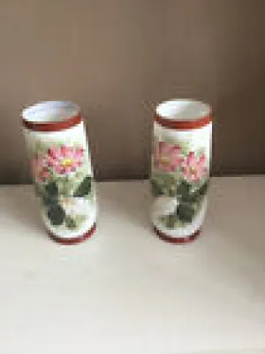 Paire de vases en opaline - peints