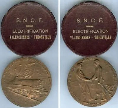 Médaille de table belmondo