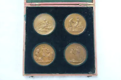 4 médailles XVIIIe canon