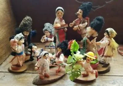 Lot d'anciennes poupées - artisanat russe