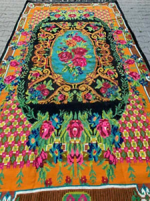 Tapis rose kilim moldave