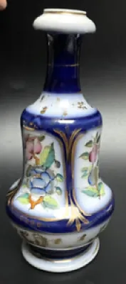 Vase en Porcelaine de - bayeux valentine