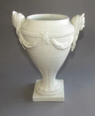 LUDWIGSBURG ? vase Porcelaine - allemande